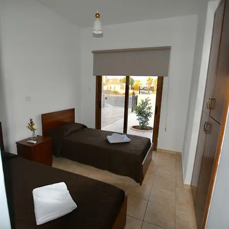 Villa Trachonas *